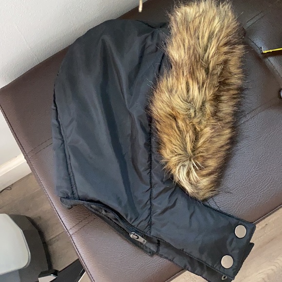 American Rag Women's Fur-Trim Removable Hood Insulated Puffer Vest - Picture 15 of 15